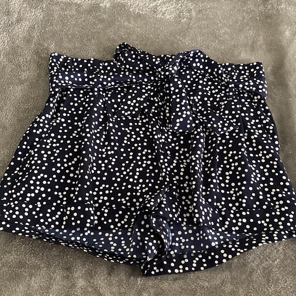 Forever 21 Navy and white polka dot fabric shorts - Picture 4 of 5